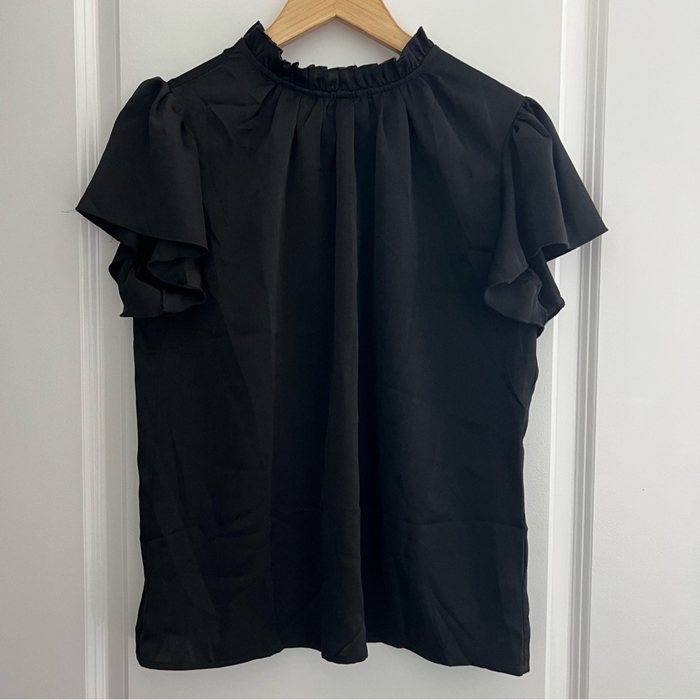 [Pretty Garden] Elegant Black Ruffle Sleeve Top
